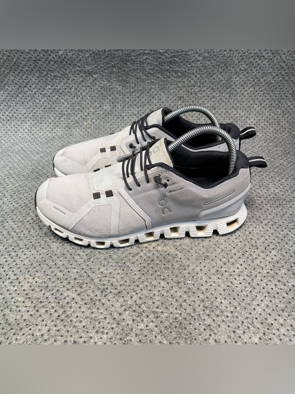 On Cloud 5 Grey Running Shoes Size 9.5 Women’s